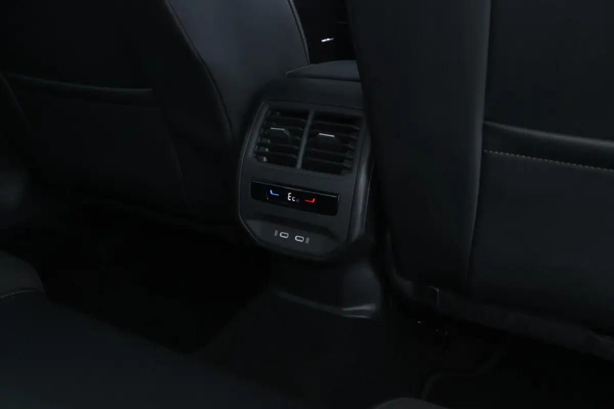 1.4 e-Hybrid VZ Copper Edition |PANO|STUUR+STOEL VWM|CAMERA|ACC|LED LM VELGEN 19''