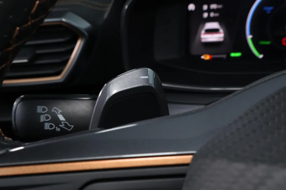 1.4 e-Hybrid VZ Copper Edition |PANO|STUUR+STOEL VWM|CAMERA|ACC|LED LM VELGEN 19''