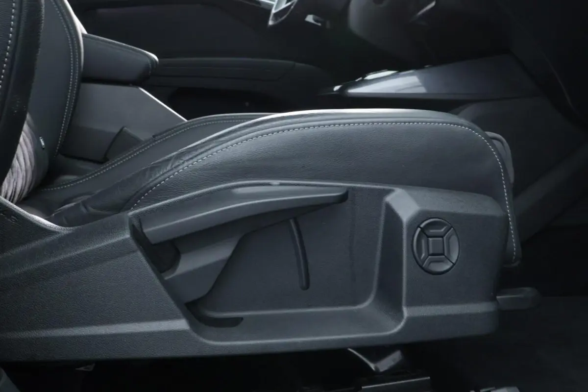 35 Launch edition Advanced 55 kWh |SONOS|CARPLAY|STOEL VWM|STANDKACHEL|LM VELGEN 20''|ACC|