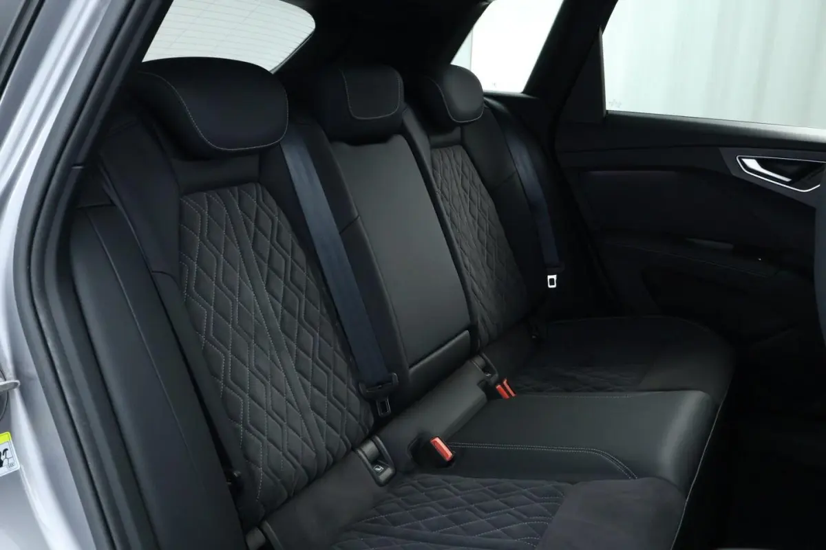 35 Launch edition Advanced 55 kWh |SONOS|CARPLAY|STOEL VWM|STANDKACHEL|LM VELGEN 20''|ACC|