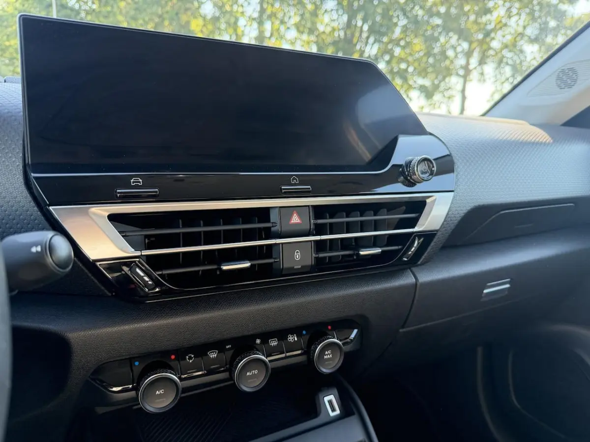 1.2 Puretech Feel Pack |CAMERA|CARPLAY|HEAD UP|LEDER|CLIMA|CRUISE|PDC