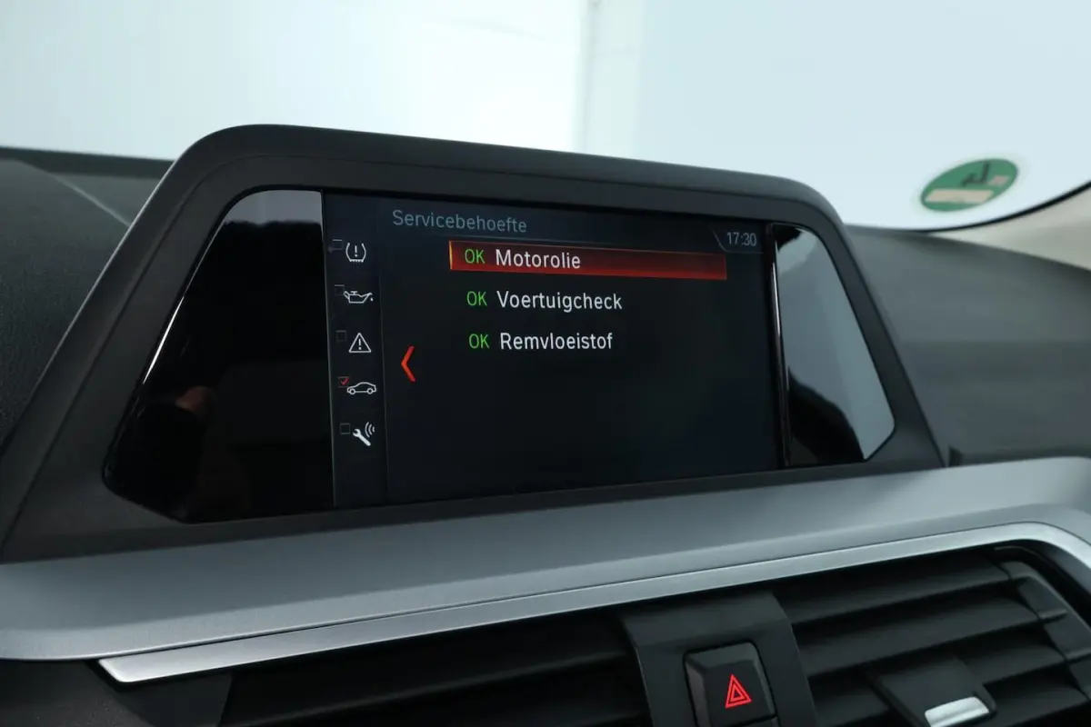 xDrive20i Launch Edition High Executive |PANO|HUD|CAMERA|ST VWM|CRUISE|CLIMA+++