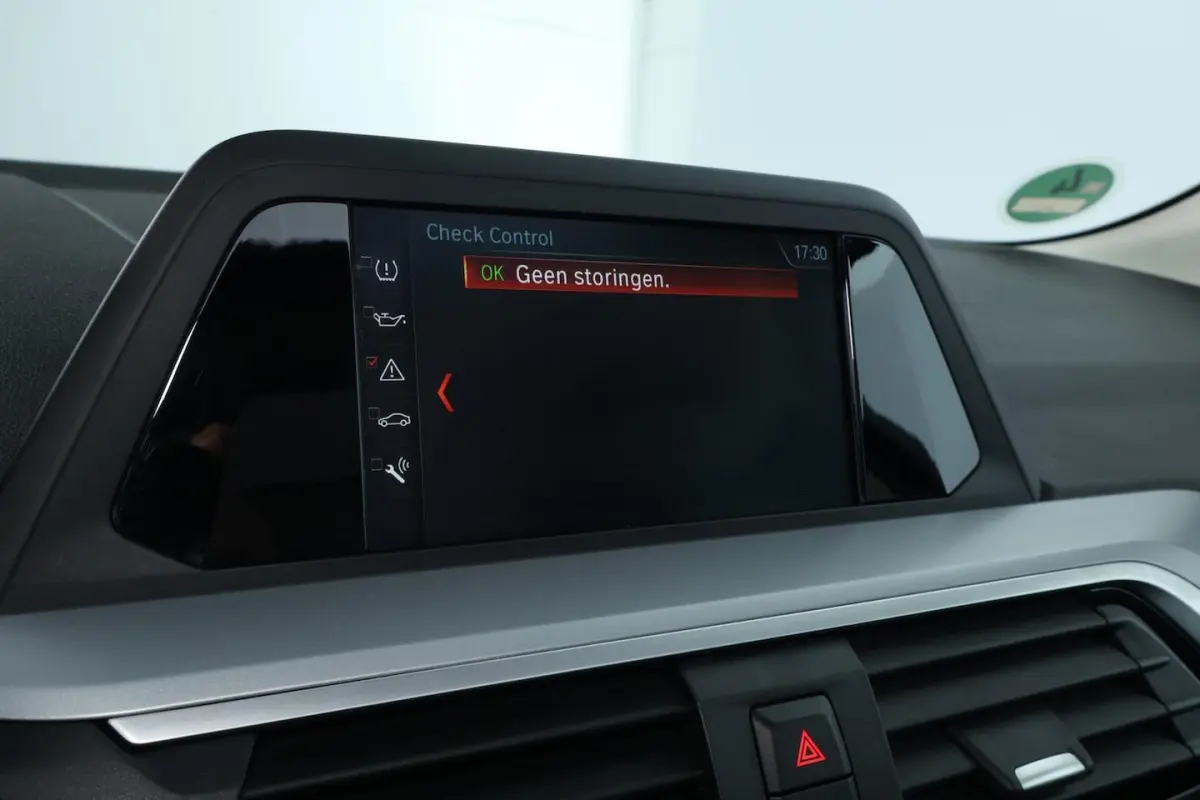xDrive20i Launch Edition High Executive |PANO|HUD|CAMERA|ST VWM|CRUISE|CLIMA+++