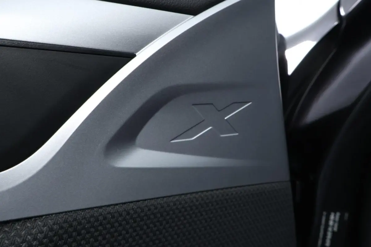 xDrive20i Launch Edition High Executive |PANO|HUD|CAMERA|ST VWM|CRUISE|CLIMA+++