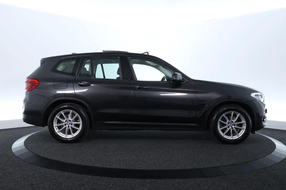 xDrive20i Launch Edition High Executive |PANO|HUD|CAMERA|ST VWM|CRUISE|CLIMA+++