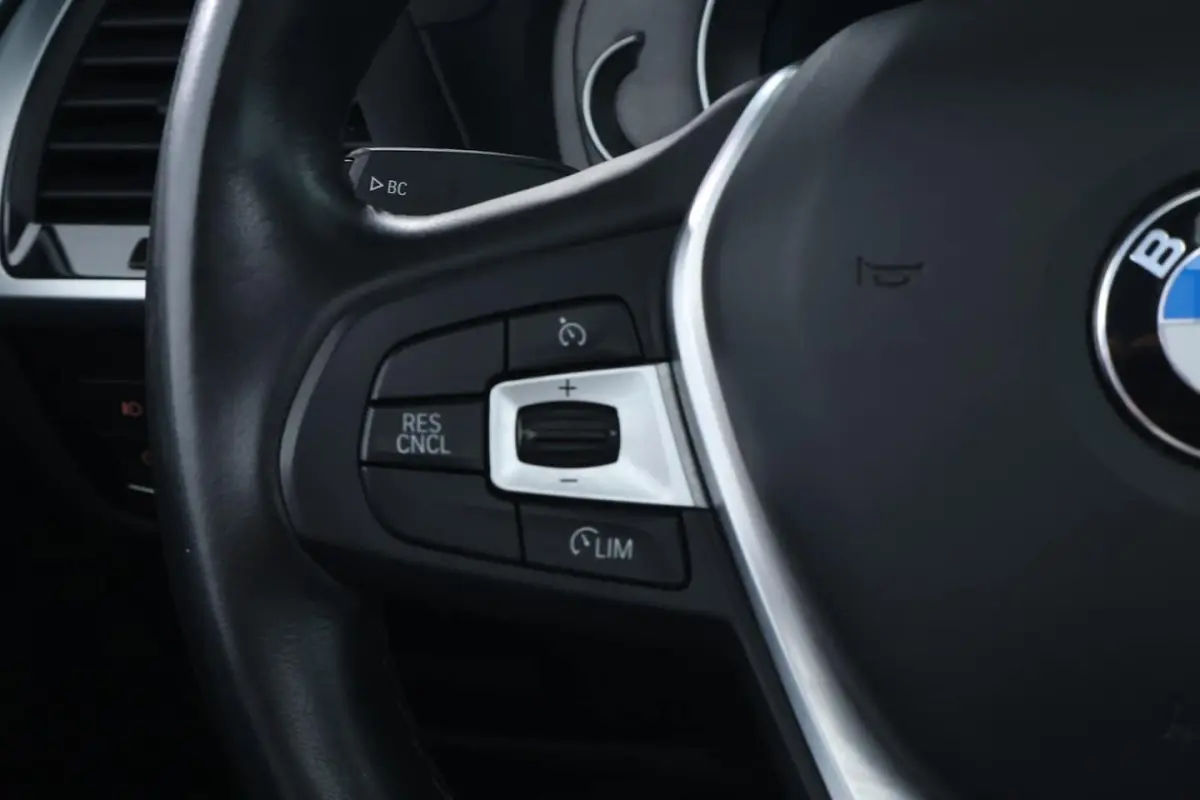 xDrive20i Launch Edition High Executive |PANO|HUD|CAMERA|ST VWM|CRUISE|CLIMA+++