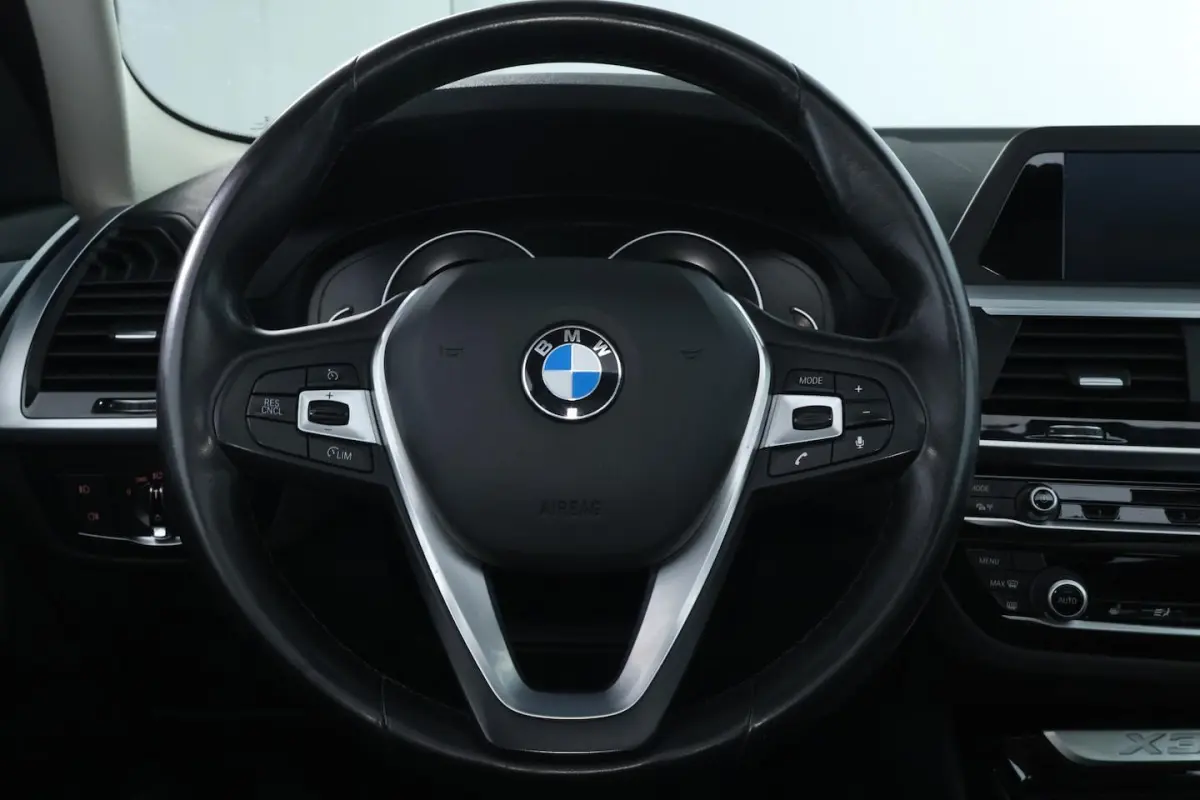 xDrive20i Launch Edition High Executive |PANO|HUD|CAMERA|ST VWM|CRUISE|CLIMA+++