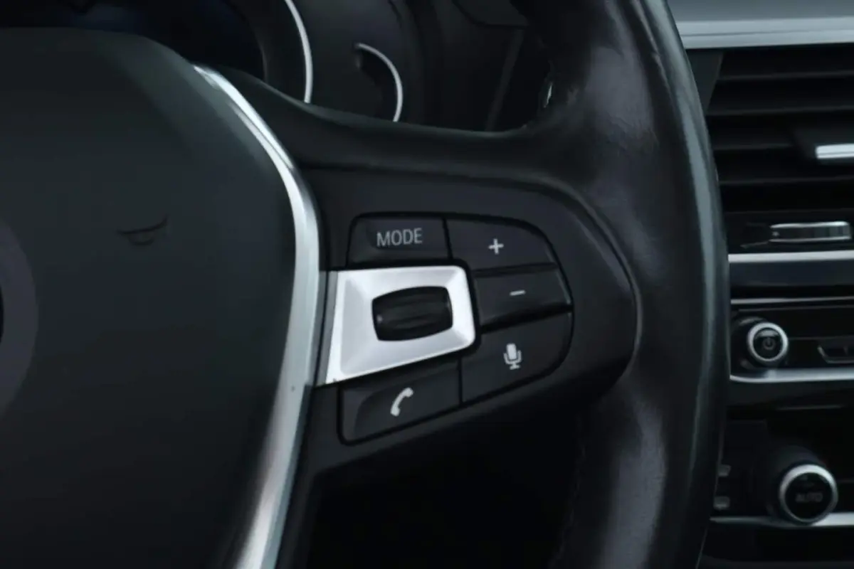 xDrive20i Launch Edition High Executive |PANO|HUD|CAMERA|ST VWM|CRUISE|CLIMA+++