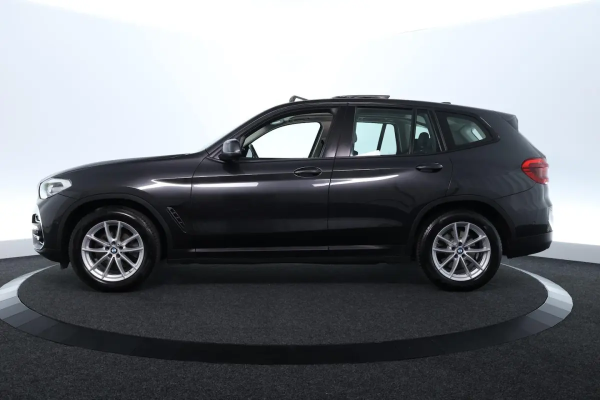 xDrive20i Launch Edition High Executive |PANO|HUD|CAMERA|ST VWM|CRUISE|CLIMA+++