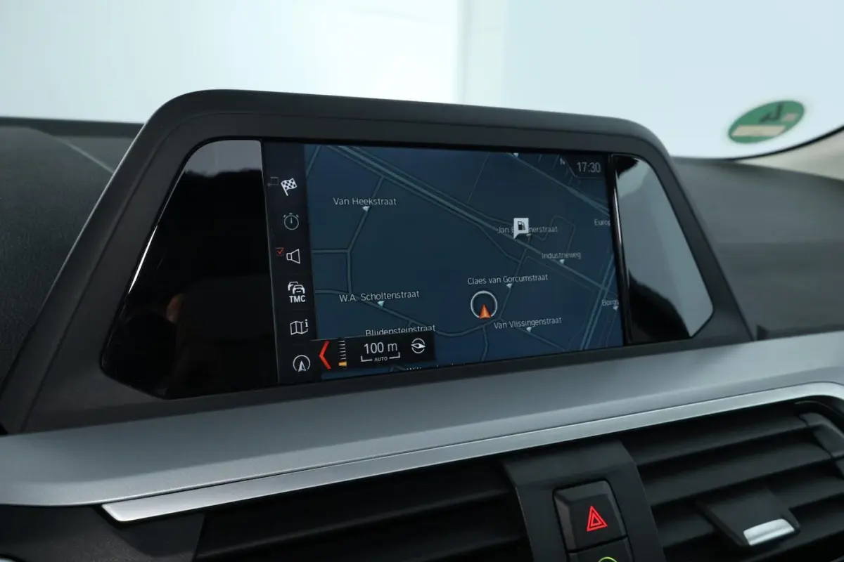 xDrive20i Launch Edition High Executive |PANO|HUD|CAMERA|ST VWM|CRUISE|CLIMA+++