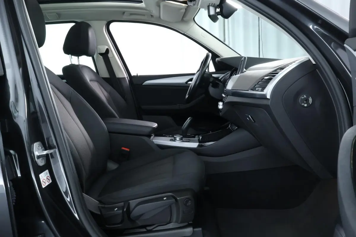 xDrive20i Launch Edition High Executive |PANO|HUD|CAMERA|ST VWM|CRUISE|CLIMA+++
