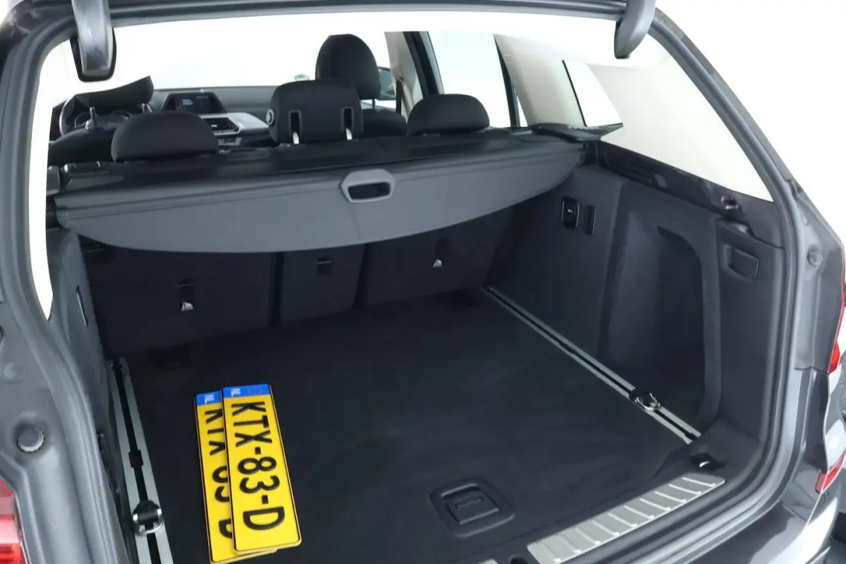 xDrive20i Launch Edition High Executive |PANO|HUD|CAMERA|ST VWM|CRUISE|CLIMA+++