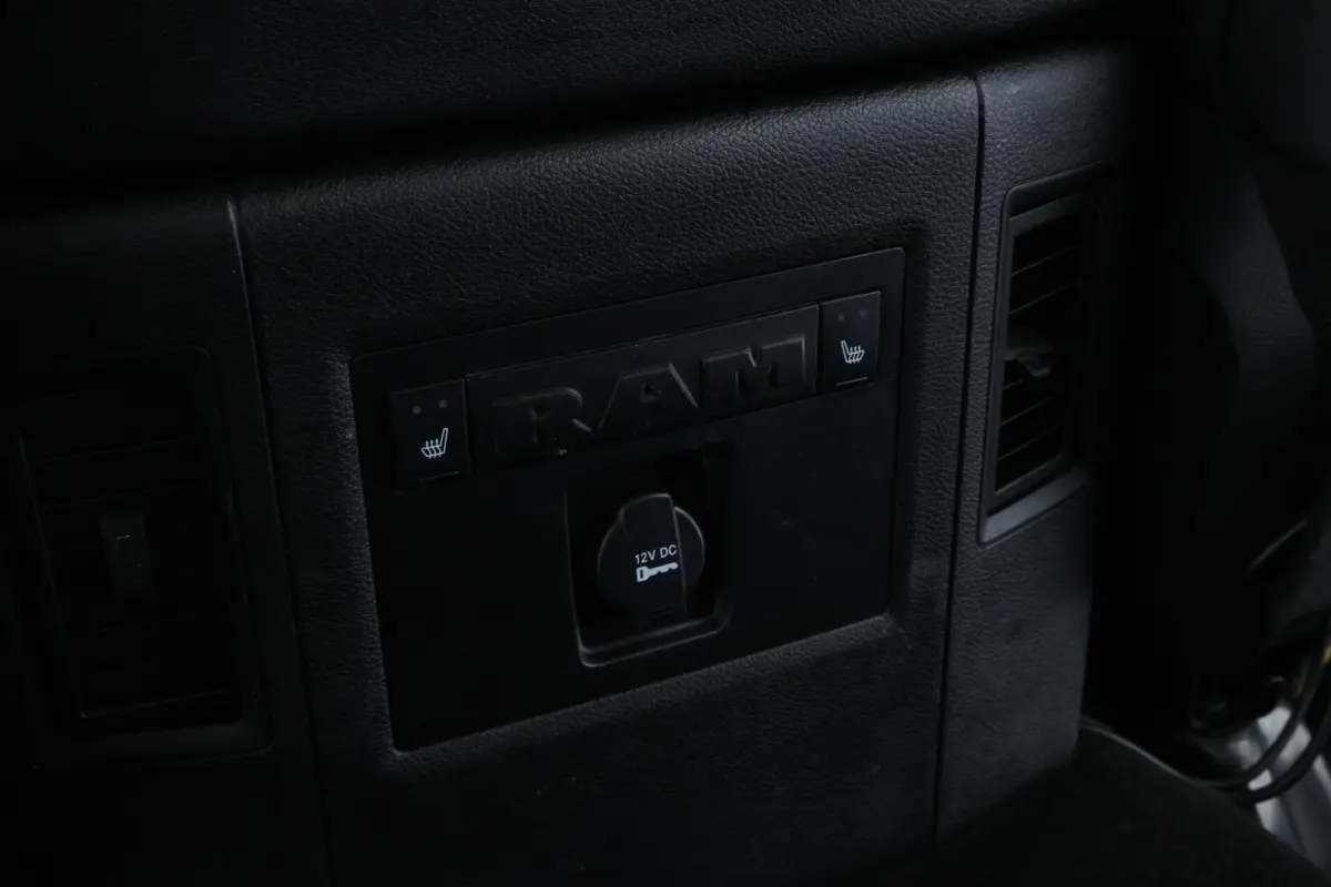 1500 5.7 V8 4x4 Crew Cab 5'7 Laramie |ALPINE|LEDER|ECC|NAV|DAK|20"|