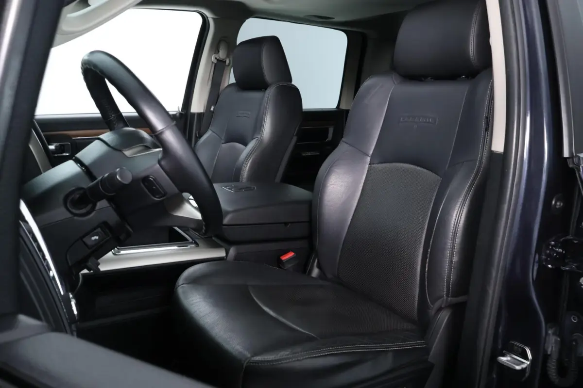 1500 5.7 V8 4x4 Crew Cab 5'7 Laramie |ALPINE|LEDER|ECC|NAV|DAK|20"|
