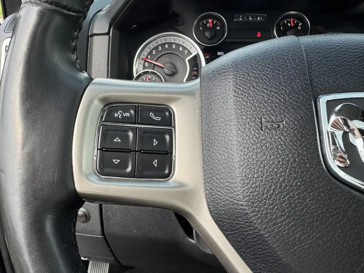 1500 5.7 V8 4x4 Crew Cab 5'7 Laramie |ALPINE|LEDER|ECC|NAV|DAK|20"|