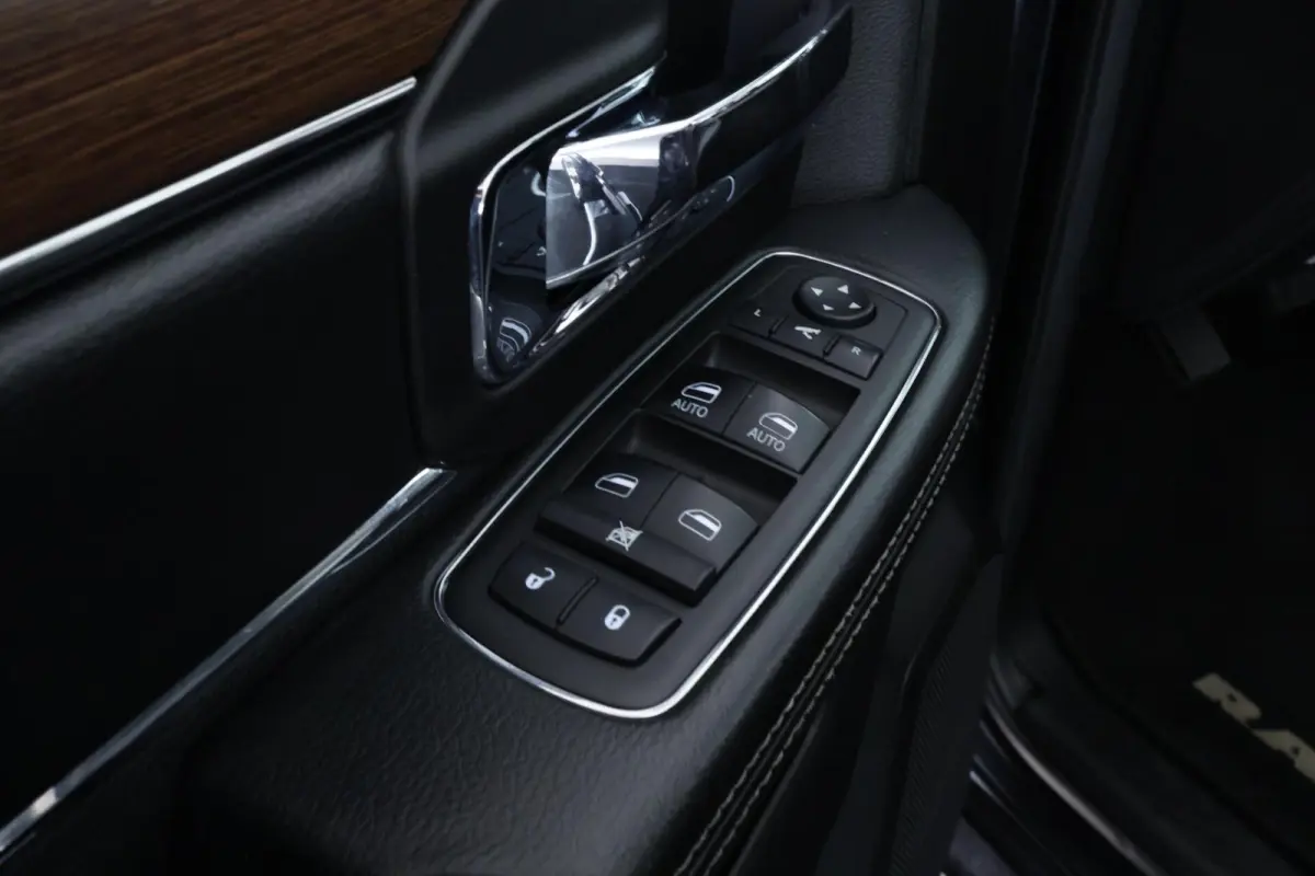 1500 5.7 V8 4x4 Crew Cab 5'7 Laramie |ALPINE|LEDER|ECC|NAV|DAK|20"|