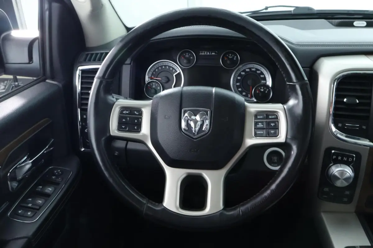 1500 5.7 V8 4x4 Crew Cab 5'7 Laramie |ALPINE|LEDER|ECC|NAV|DAK|20"|