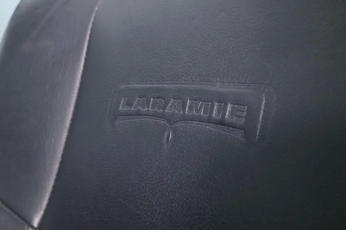 1500 5.7 V8 4x4 Crew Cab 5'7 Laramie |ALPINE|LEDER|ECC|NAV|DAK|20"|