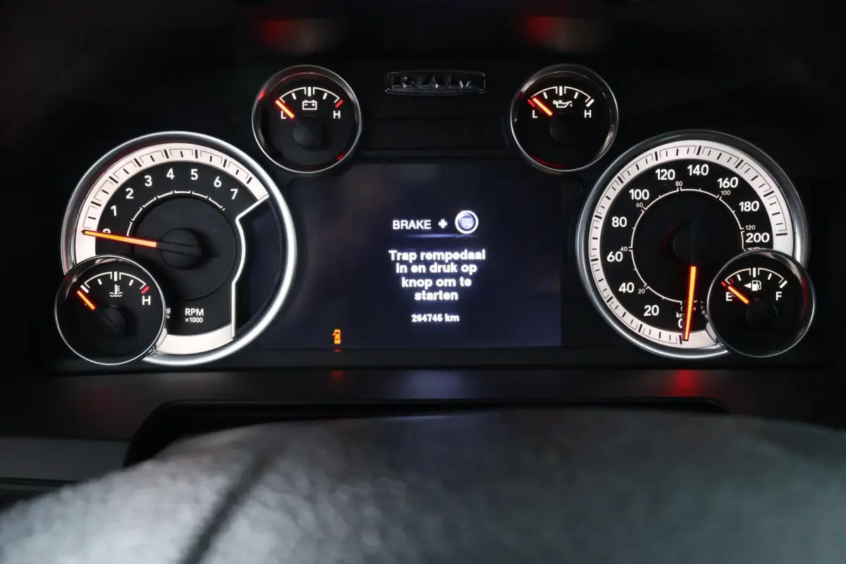 1500 5.7 V8 4x4 Crew Cab 5'7 Laramie |ALPINE|LEDER|ECC|NAV|DAK|20"|