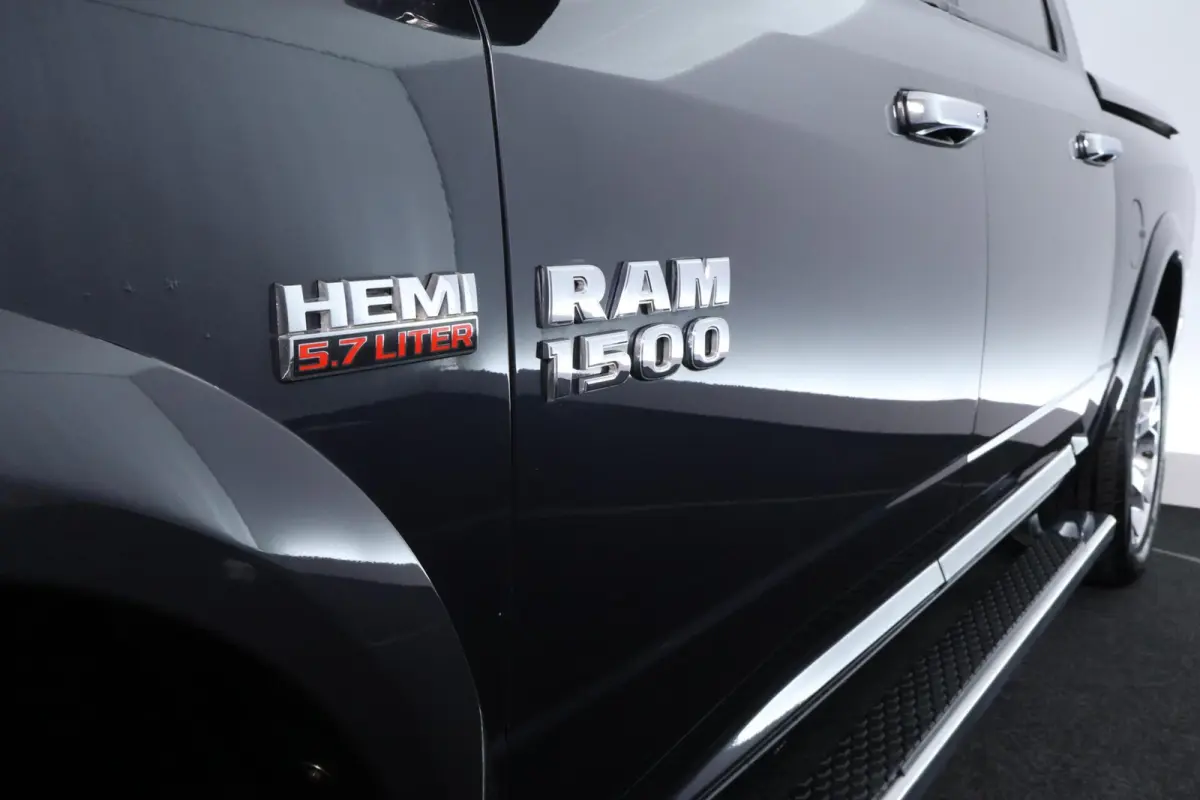 1500 5.7 V8 4x4 Crew Cab 5'7 Laramie |ALPINE|LEDER|ECC|NAV|DAK|20"|