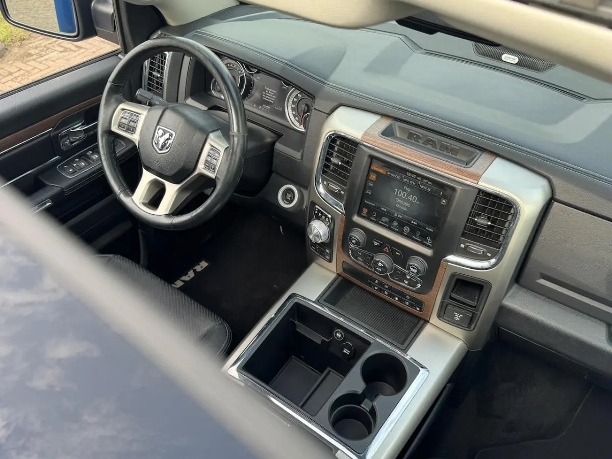 1500 5.7 V8 4x4 Crew Cab 5'7 Laramie |ALPINE|LEDER|ECC|NAV|DAK|20"|
