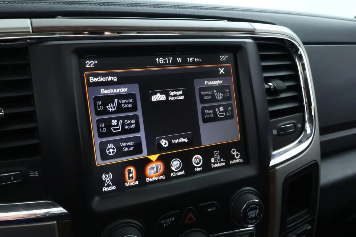 1500 5.7 V8 4x4 Crew Cab 5'7 Laramie |ALPINE|LEDER|ECC|NAV|DAK|20"|