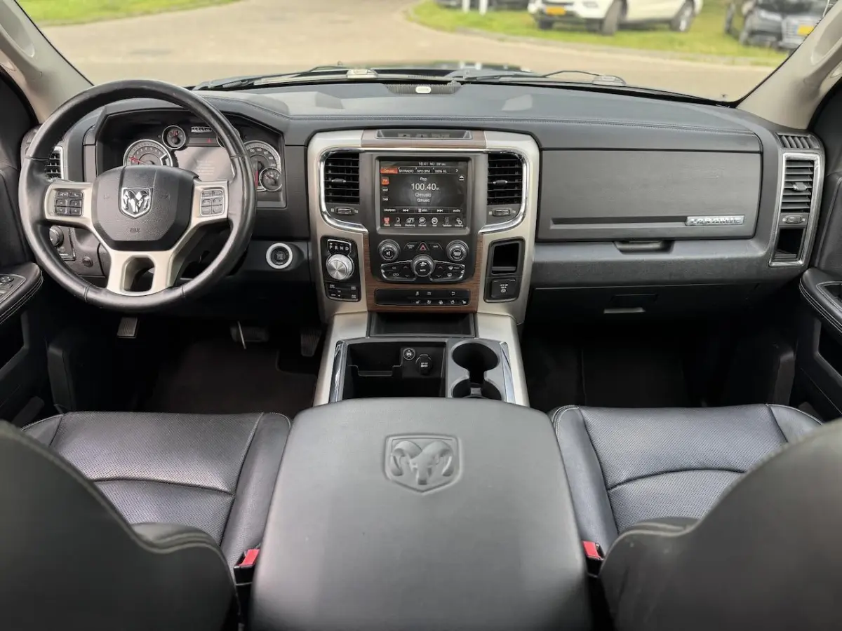 1500 5.7 V8 4x4 Crew Cab 5'7 Laramie |ALPINE|LEDER|ECC|NAV|DAK|20"|