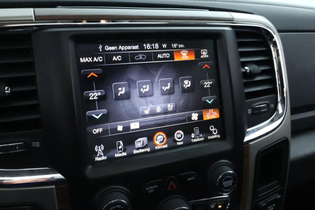 1500 5.7 V8 4x4 Crew Cab 5'7 Laramie |ALPINE|LEDER|ECC|NAV|DAK|20"|
