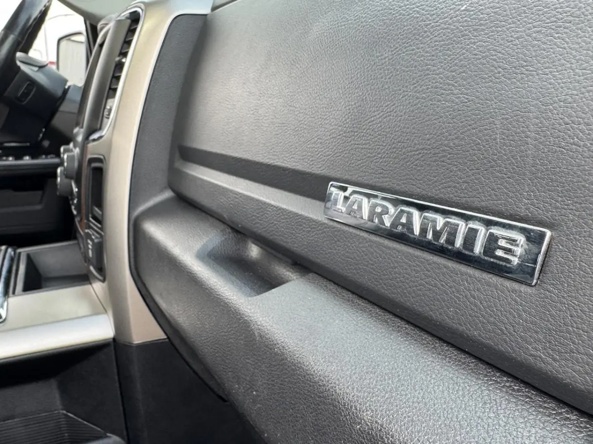 1500 5.7 V8 4x4 Crew Cab 5'7 Laramie |ALPINE|LEDER|ECC|NAV|DAK|20"|