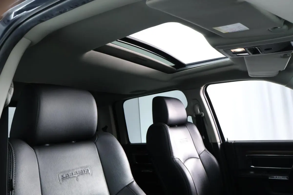 1500 5.7 V8 4x4 Crew Cab 5'7 Laramie |ALPINE|LEDER|ECC|NAV|DAK|20"|