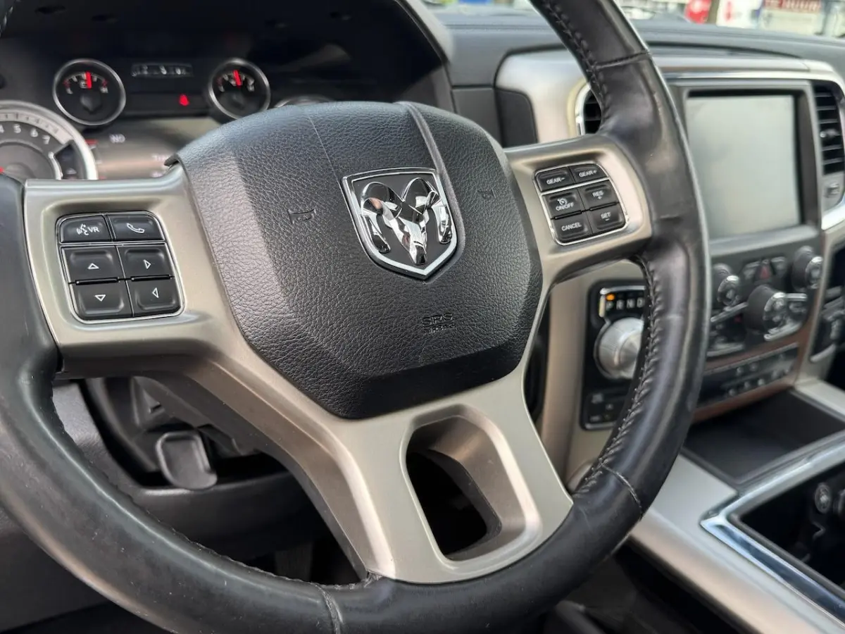 1500 5.7 V8 4x4 Crew Cab 5'7 Laramie |ALPINE|LEDER|ECC|NAV|DAK|20"|