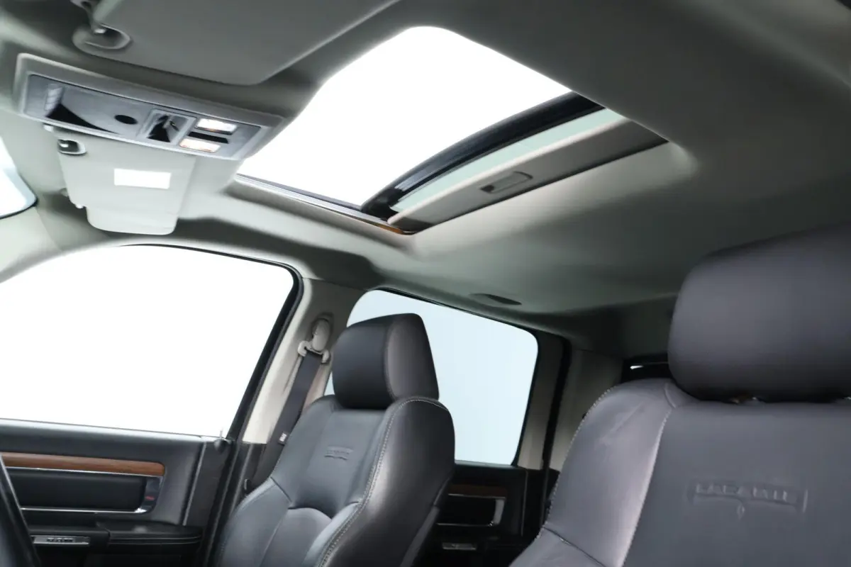1500 5.7 V8 4x4 Crew Cab 5'7 Laramie |ALPINE|LEDER|ECC|NAV|DAK|20"|