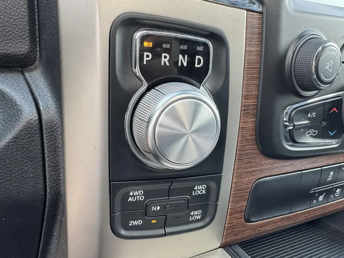 1500 5.7 V8 4x4 Crew Cab 5'7 Laramie |ALPINE|LEDER|ECC|NAV|DAK|20"|