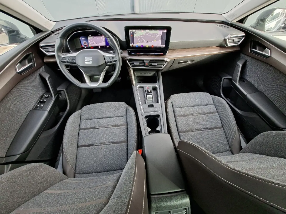 1.4 TSI PHEV XCELLENCE Automaat * Navigatiesysteem * Elek. Trekhaak * Parkeercamera *