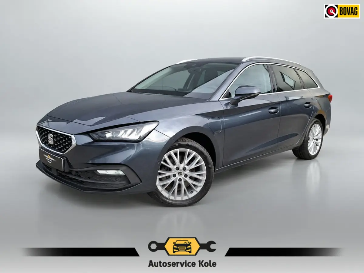 1.4 TSI PHEV XCELLENCE Automaat * Navigatiesysteem * Elek. Trekhaak * Parkeercamera *
