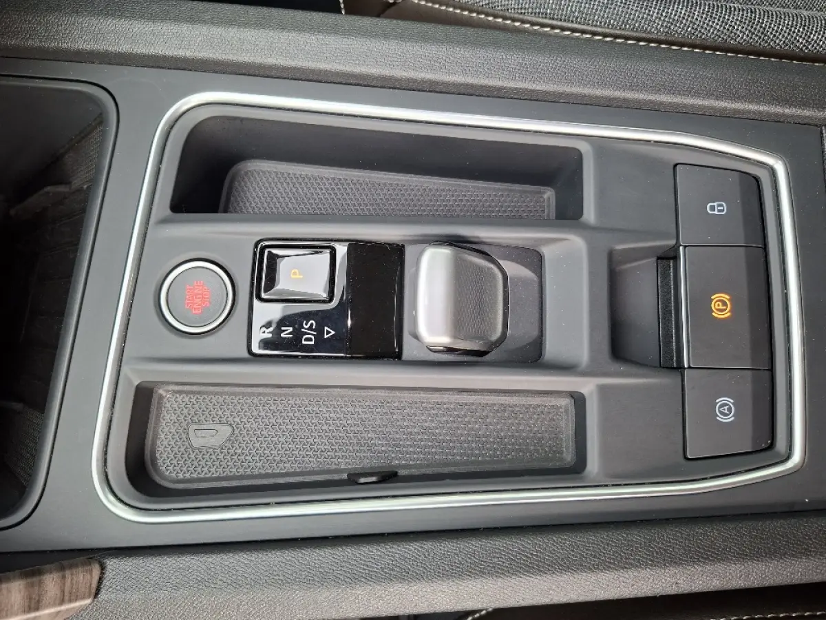 1.4 TSI PHEV XCELLENCE Automaat * Navigatiesysteem * Elek. Trekhaak * Parkeercamera *