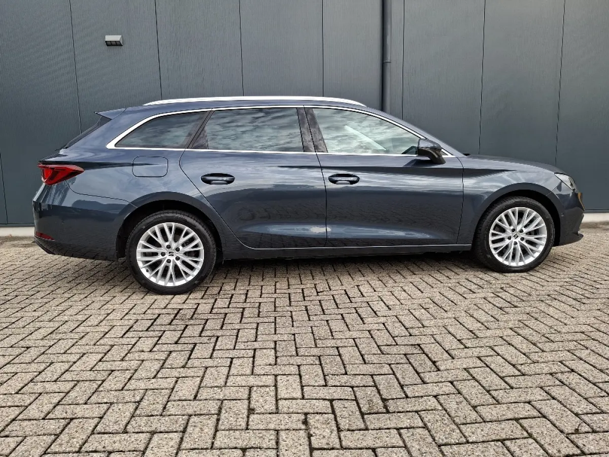 1.4 TSI PHEV XCELLENCE Automaat * Navigatiesysteem * Elek. Trekhaak * Parkeercamera *
