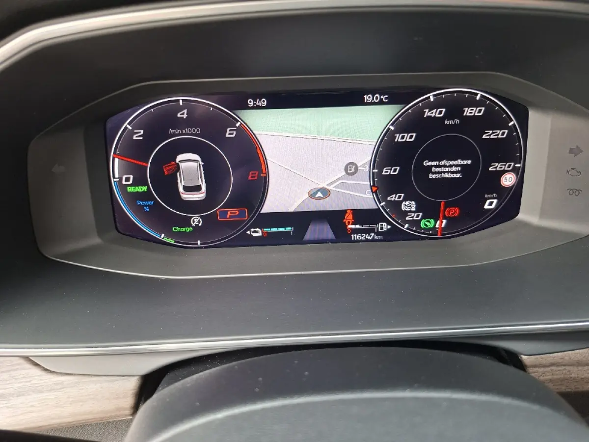 1.4 TSI PHEV XCELLENCE Automaat * Navigatiesysteem * Elek. Trekhaak * Parkeercamera *