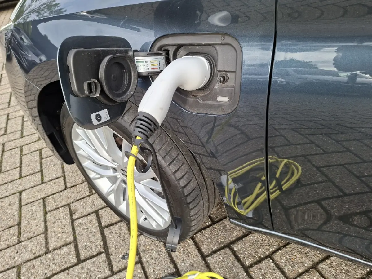 1.4 TSI PHEV XCELLENCE Automaat * Navigatiesysteem * Elek. Trekhaak * Parkeercamera *