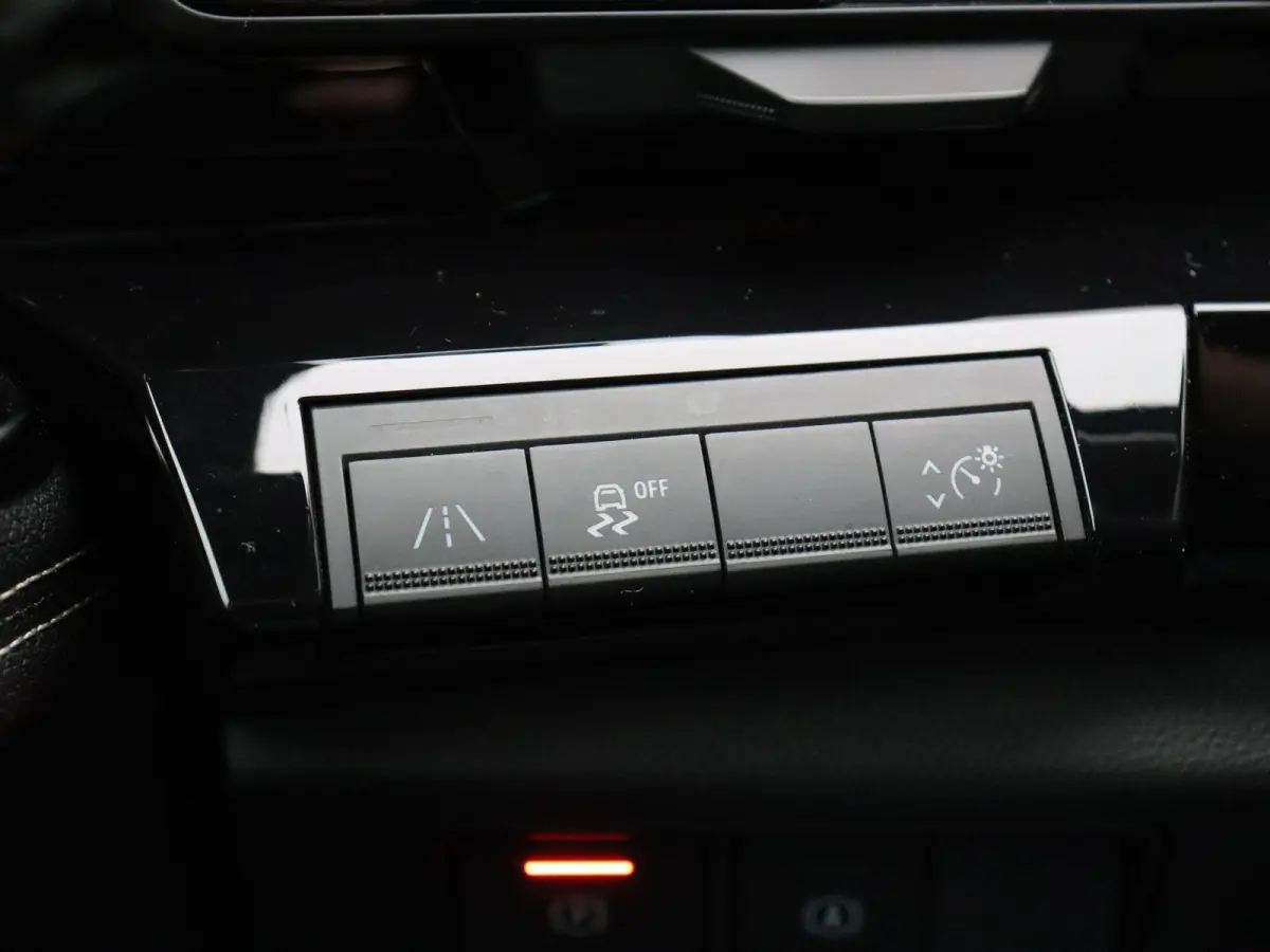 mild hybrid 130pk Techno | Trekhaak | Voorruitverwarming | Stoelverwarming | Elektrische stoel met geheugen |