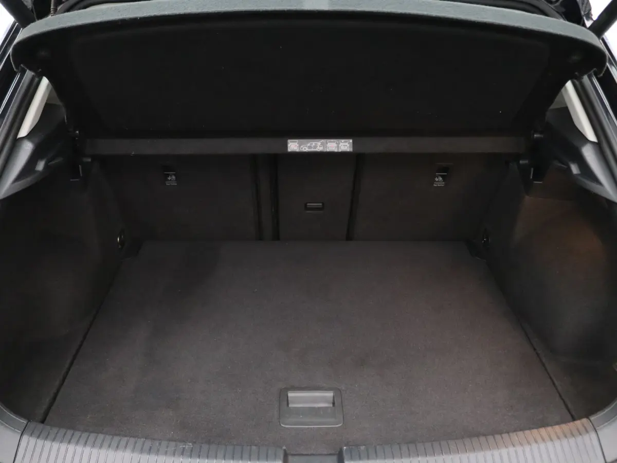 TSI Style Business 115pk Adapt. Cruise | Carplay | Navi | Parkeersens. v+a