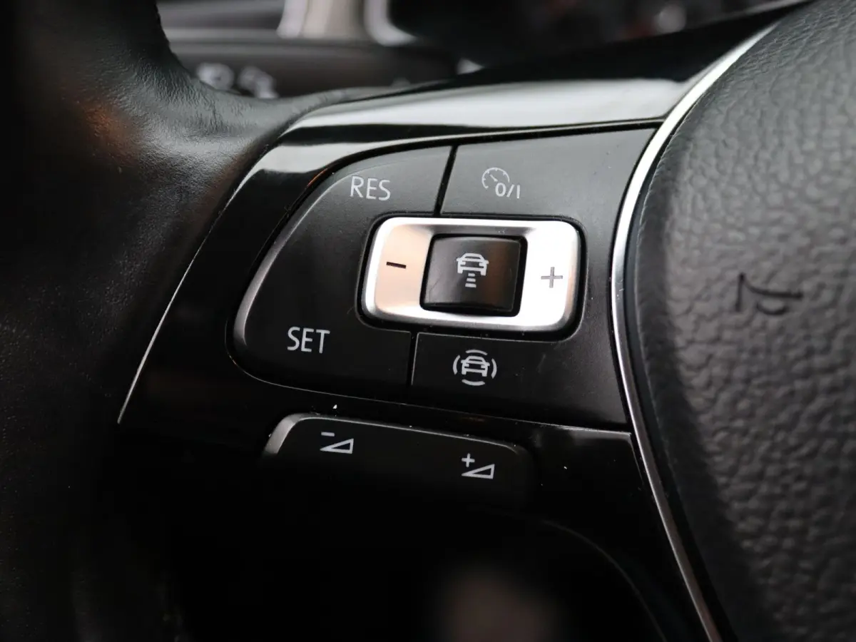 TSI Style Business 115pk Adapt. Cruise | Carplay | Navi | Parkeersens. v+a