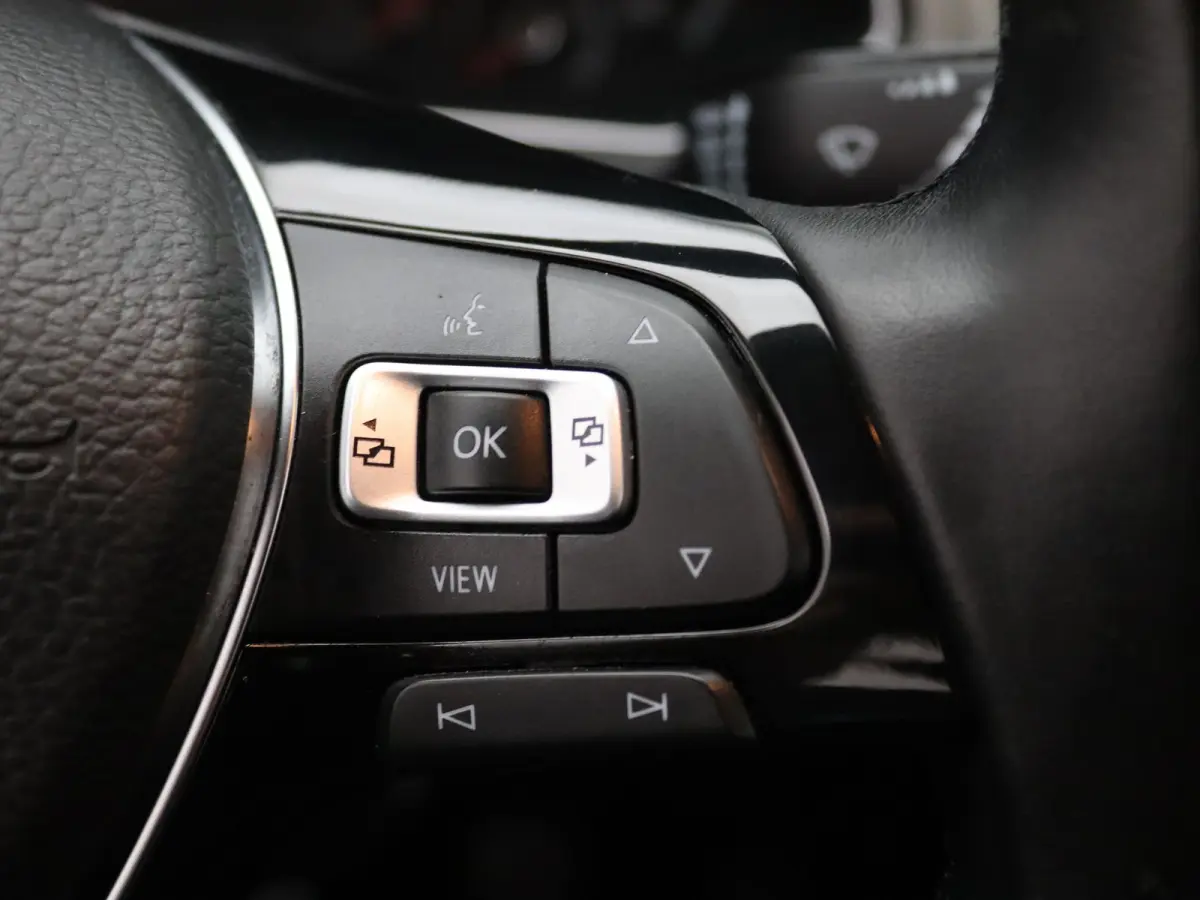TSI Style Business 115pk Adapt. Cruise | Carplay | Navi | Parkeersens. v+a