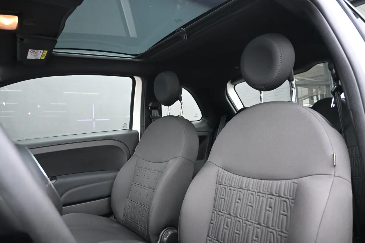 1.0 Hybrid Dolcevita Finale | Panoramadak | Navigatie | Parkeersensoren | Airco |