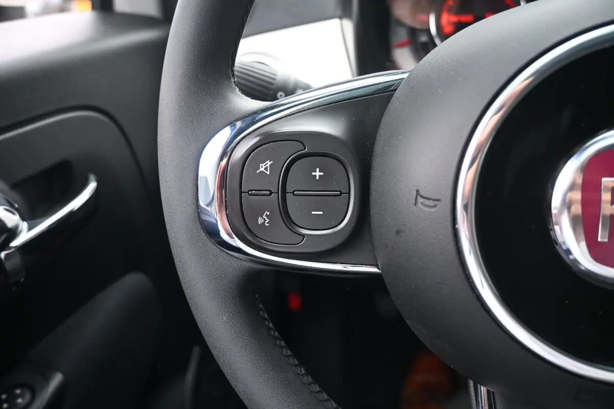 1.0 Hybrid Dolcevita Finale | Panoramadak | Navigatie | Parkeersensoren | Airco |