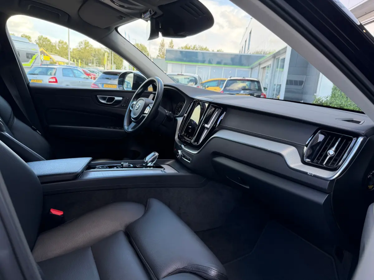 2.0 Recharge T6 AWD Inscription | Pano | Surround View | Trekhaak | Dealer Ond.