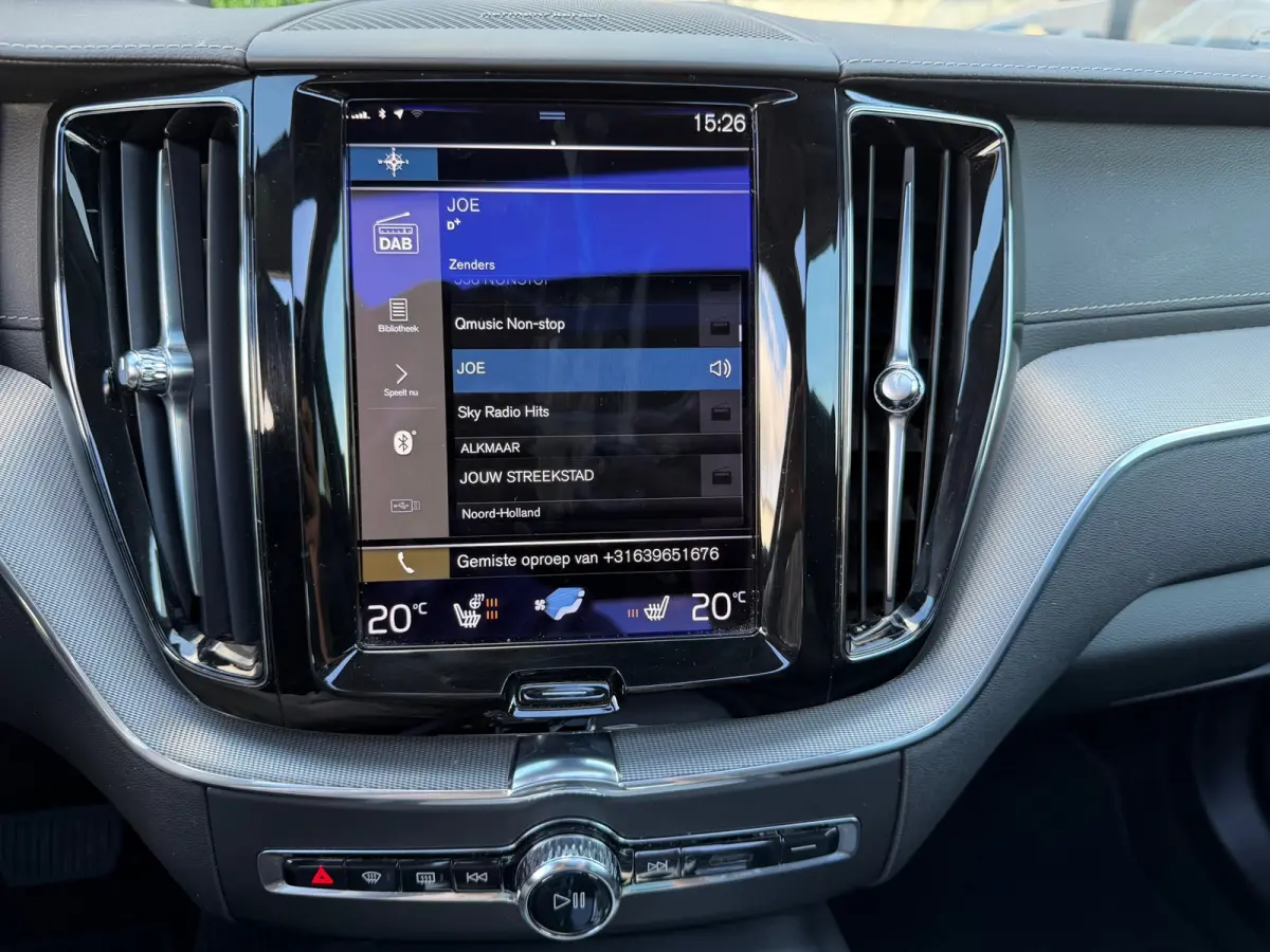 2.0 Recharge T6 AWD Inscription | Pano | Surround View | Trekhaak | Dealer Ond.