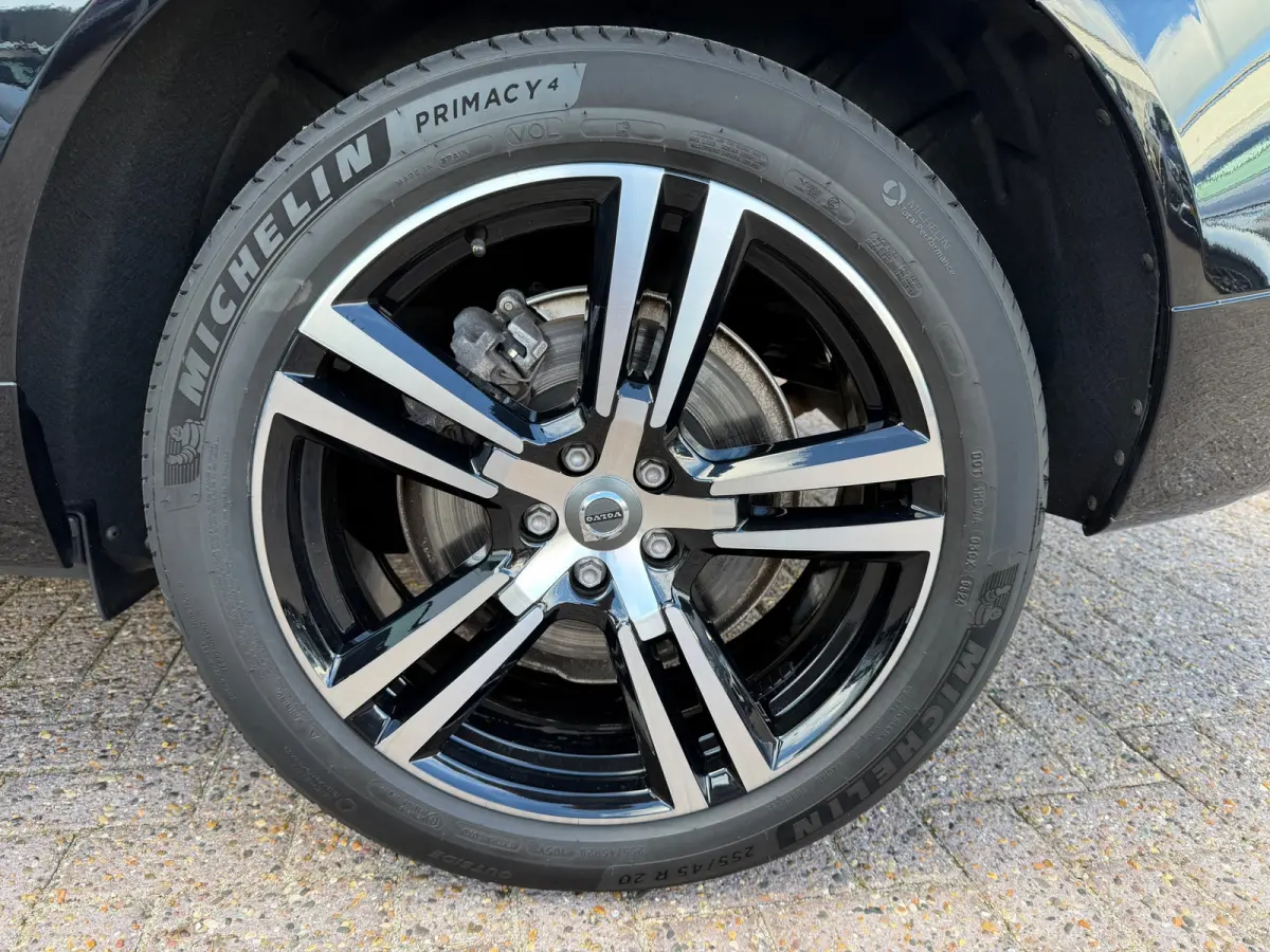 2.0 Recharge T6 AWD Inscription | Pano | Surround View | Trekhaak | Dealer Ond.