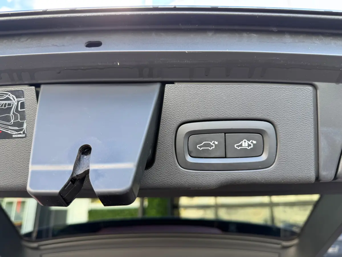 2.0 Recharge T6 AWD Inscription | Pano | Surround View | Trekhaak | Dealer Ond.