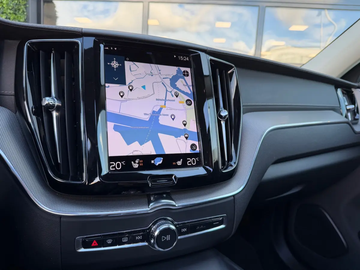 2.0 Recharge T6 AWD Inscription | Pano | Surround View | Trekhaak | Dealer Ond.